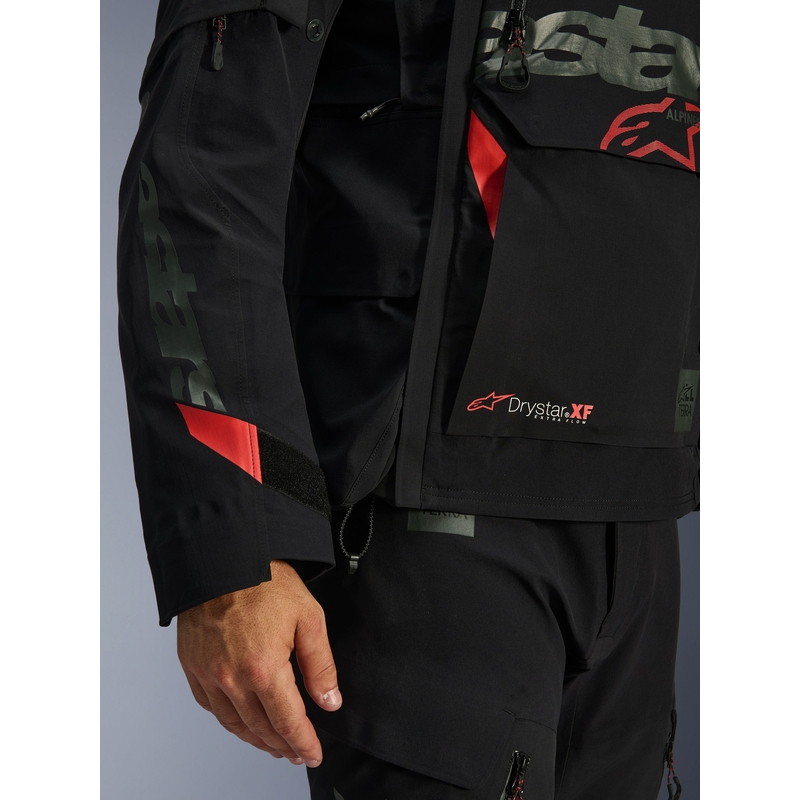 Alpinestars Halo PRO Drystar XF motocikla jaka melna-tumši pelēka-sarkana