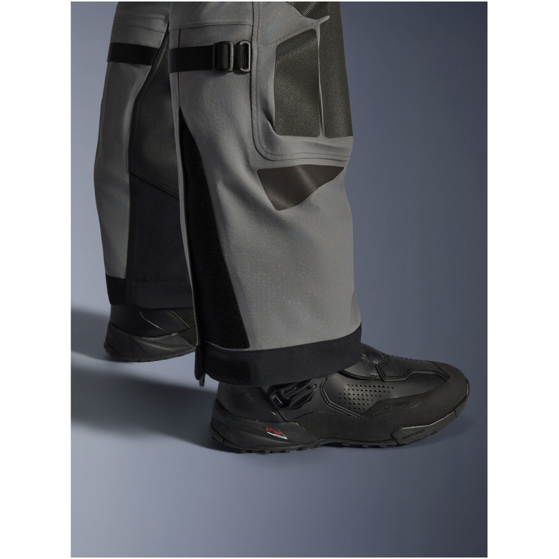 Alpinestars Nazca 3L Gore-Tex PRO īsās motocikla bikses tumši pelēkas-melnas