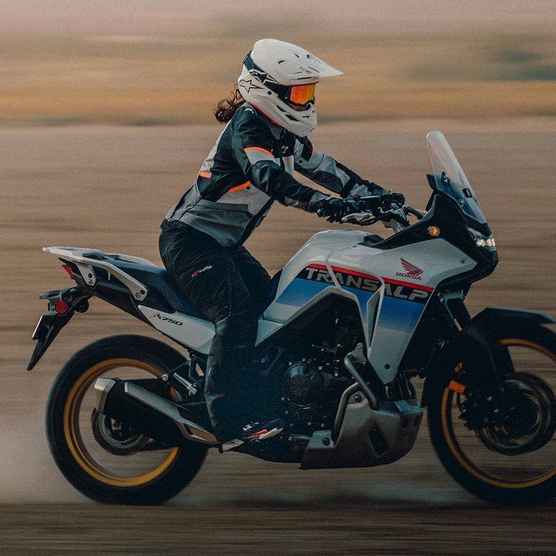 Alpinestars Stella Andes V4 Drystar sieviešu motocikla jaka, tumši pelēka-gaiši pelēka-melna-sarkana
