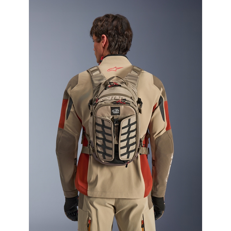 Alpinestars AT-15 motocikla mugursoma smilšu oranžā krāsā 15 l