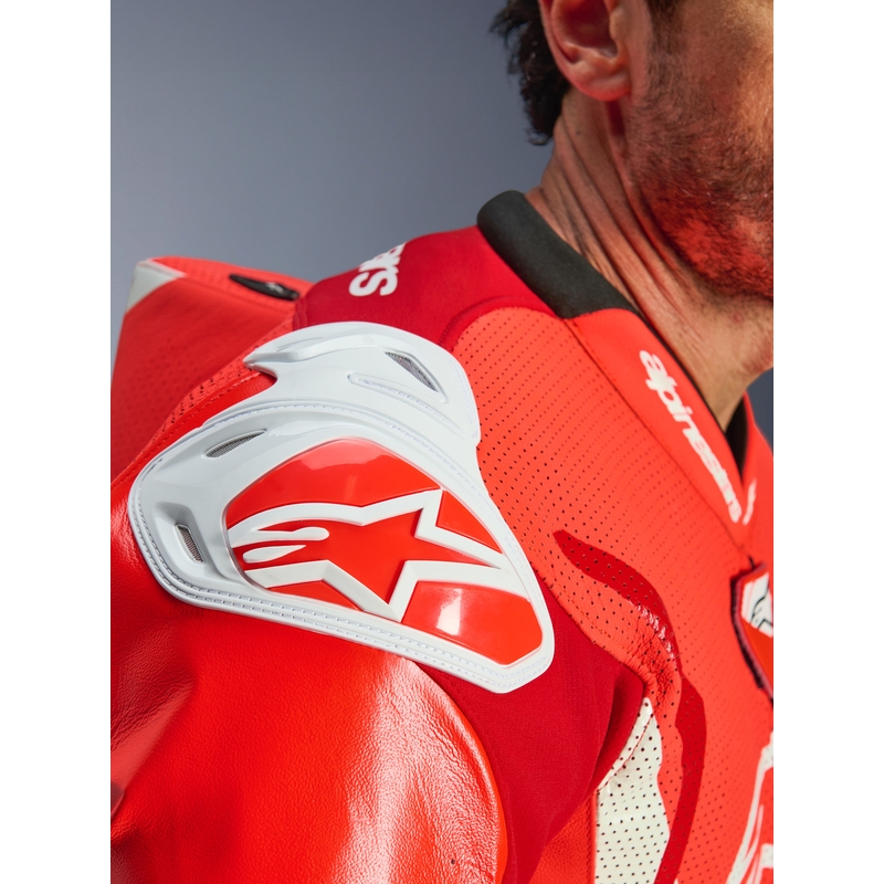 Alpinestars GP TECH V5 ādas motocikla kombinezons, fluorescējoši sarkans-sarkans-balts