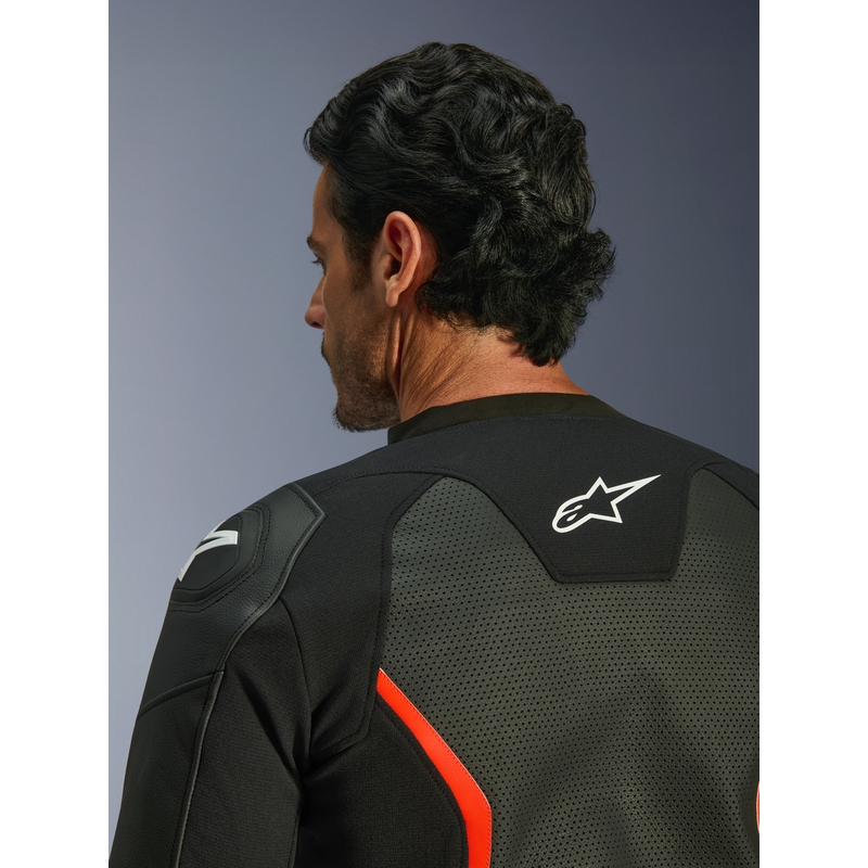 Alpinestars GP Force V2 Airflow ādas motocikla jaka melna-fluorescējoši sarkana-balta