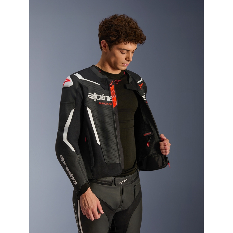 Alpinestars GP Force V2 Airflow ādas motocikla jaka melna-balta