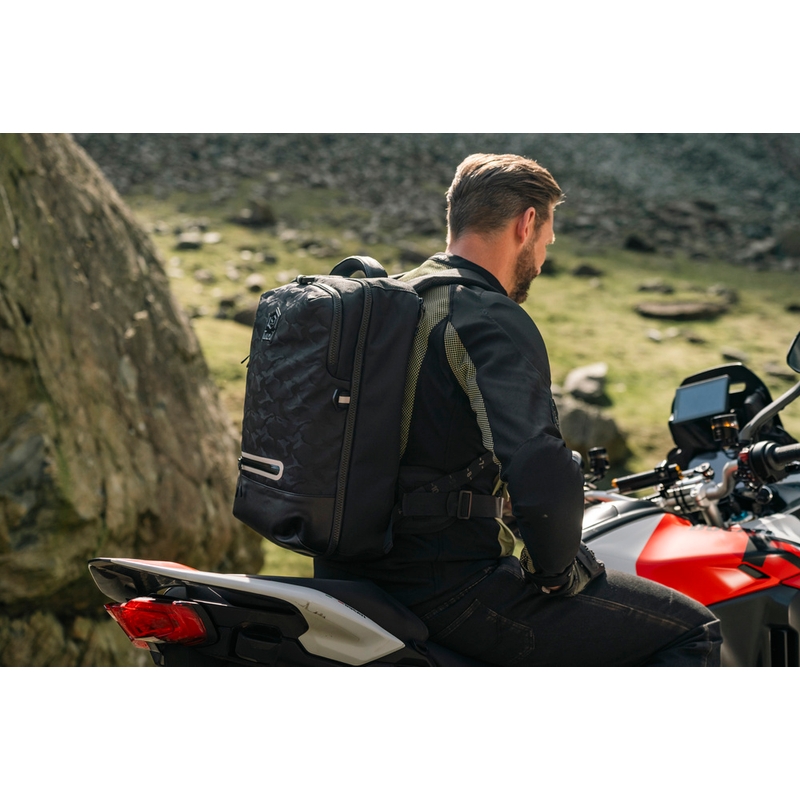 Knox Eda ikdienas piedzīvojumu motocikla mugursoma 25 l, melna