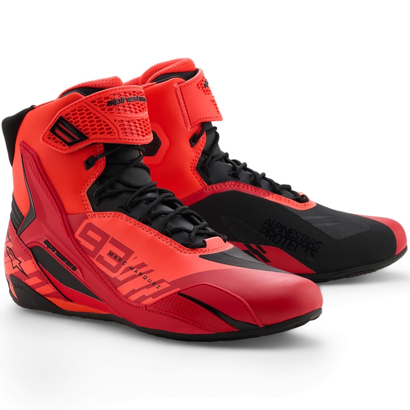 Alpinestars Faster-4 MM93 motociklu zābaki, fluorescējoša kolekcija, sarkani-sarkani-melni