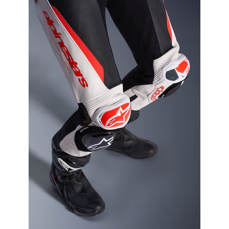 Sieviešu ādas motocikla kombinezons Alpinestars Stella GP-R7 balts-fluorescējošs sarkans-melns