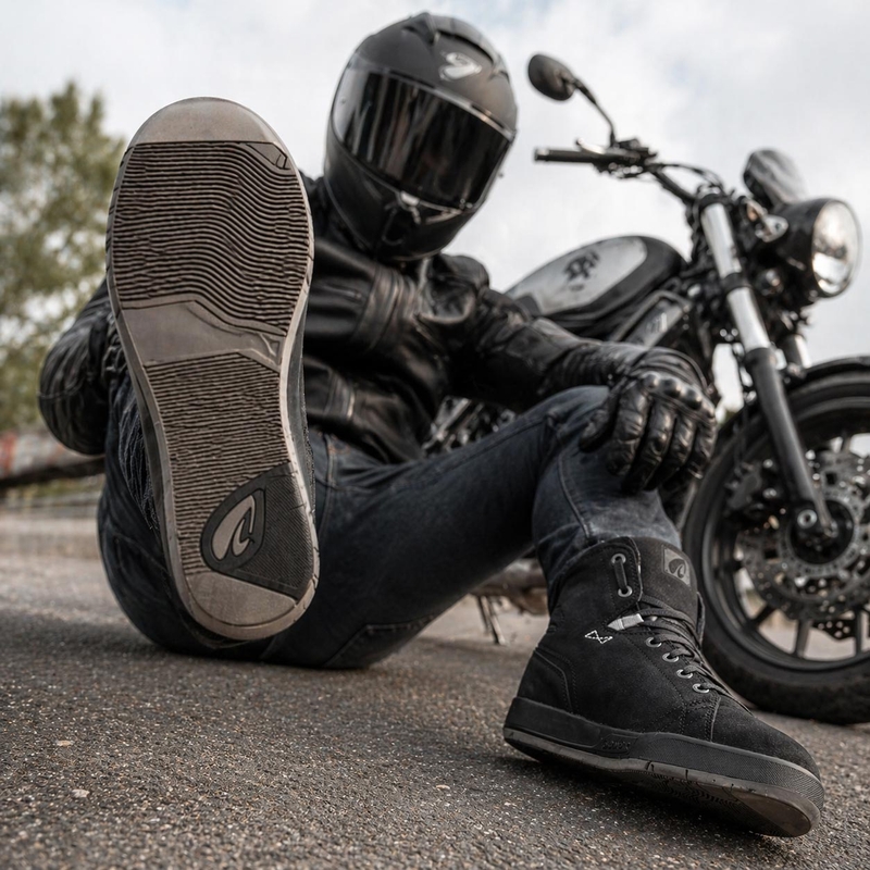 Forma Swift X Fit Dry motocikla zābaki melni-melni