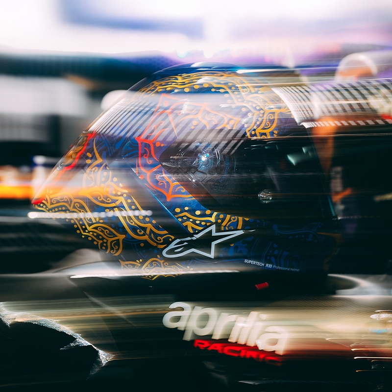 Pilna izmēra motocikla ķivere Alpinestars Supertech R10 Marthanator ierobežotā izdevuma JORGE MARTIN zila pērļu zelta sarkana