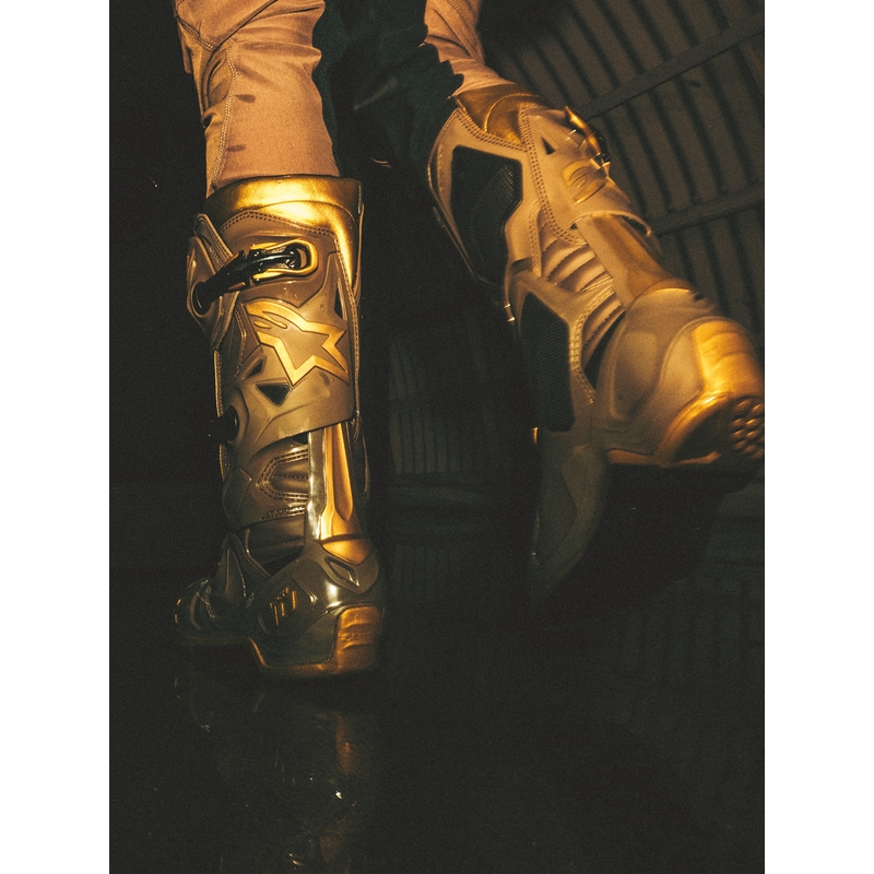 Alpinestars TECH 10 Limited Edition AIR GOLD motocikla zābaki brūni zelta krāsā