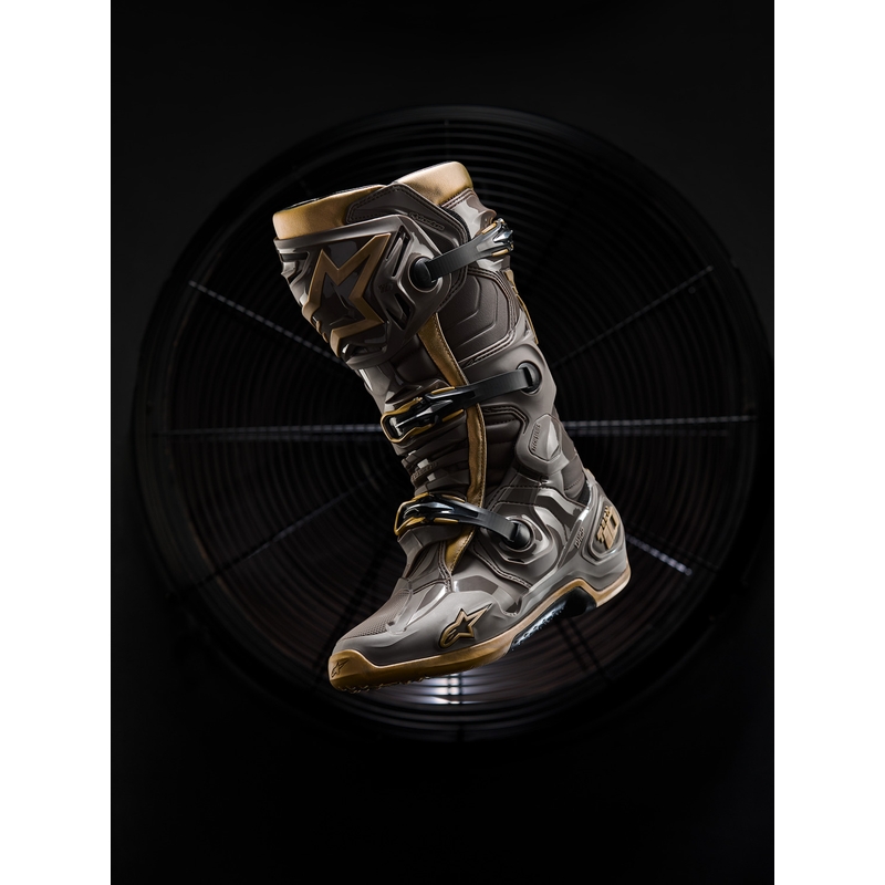 Alpinestars TECH 10 Limited Edition AIR GOLD motocikla zābaki brūni zelta krāsā