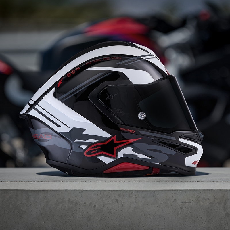 Alpinestars S-R7 A-Core pilna sejas motocikla ķivere melna-balta-sarkana