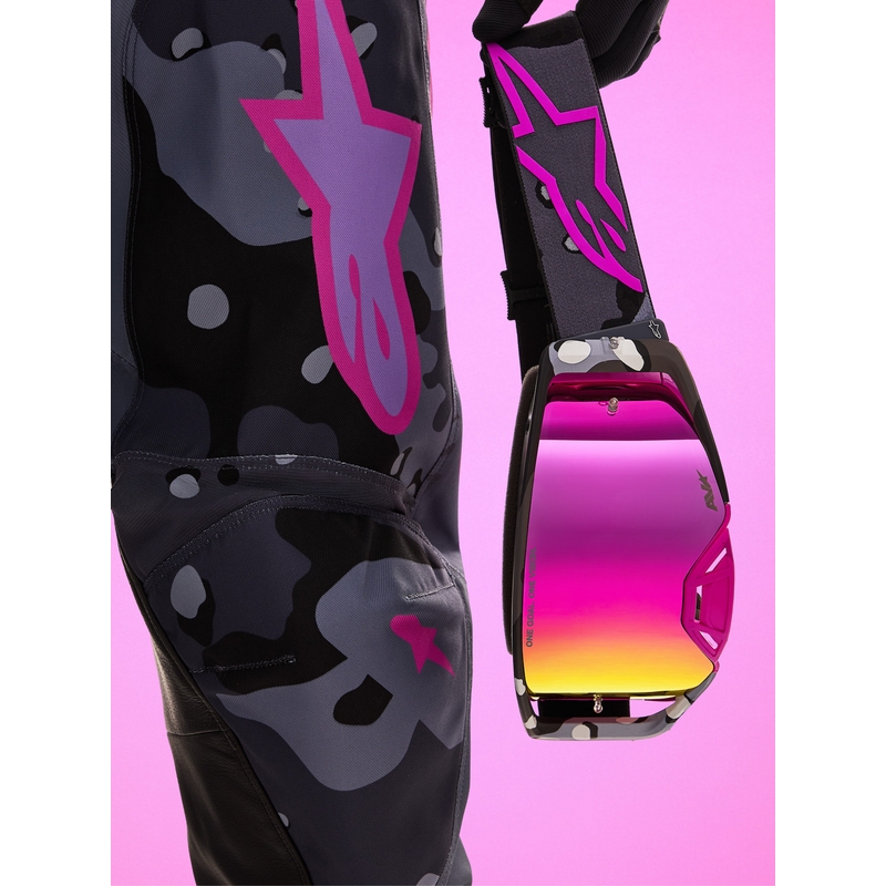 Alpinestars Supertech Lone violetas kamuflāžas motokrosa brilles ar spoguļrozā plexiglasu