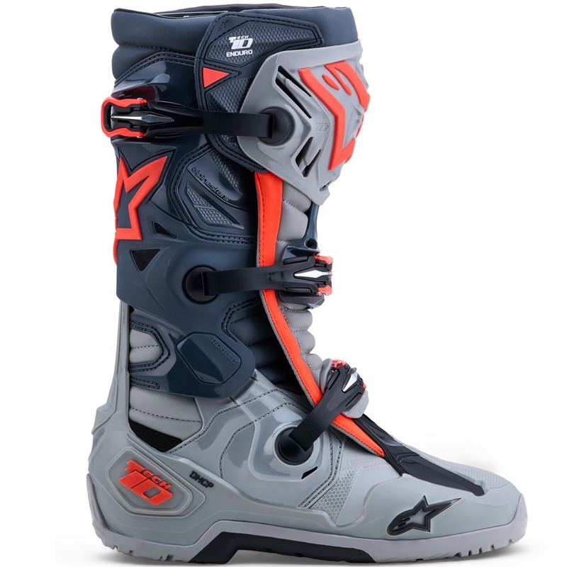 Alpinestars Tech 10 Enduro motocikla zābaki pelēki-tumši pelēki-fluorescējoši sarkani