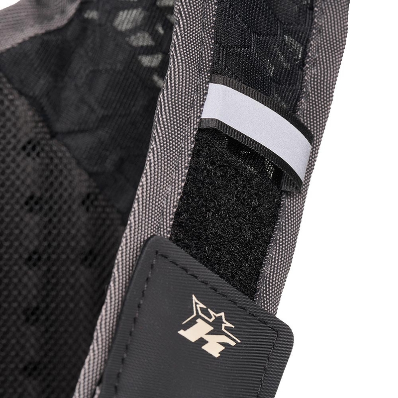 Hidratācijas mugursoma KINI Red Bull 1.0 Hydration Backpack antracīta krāsā