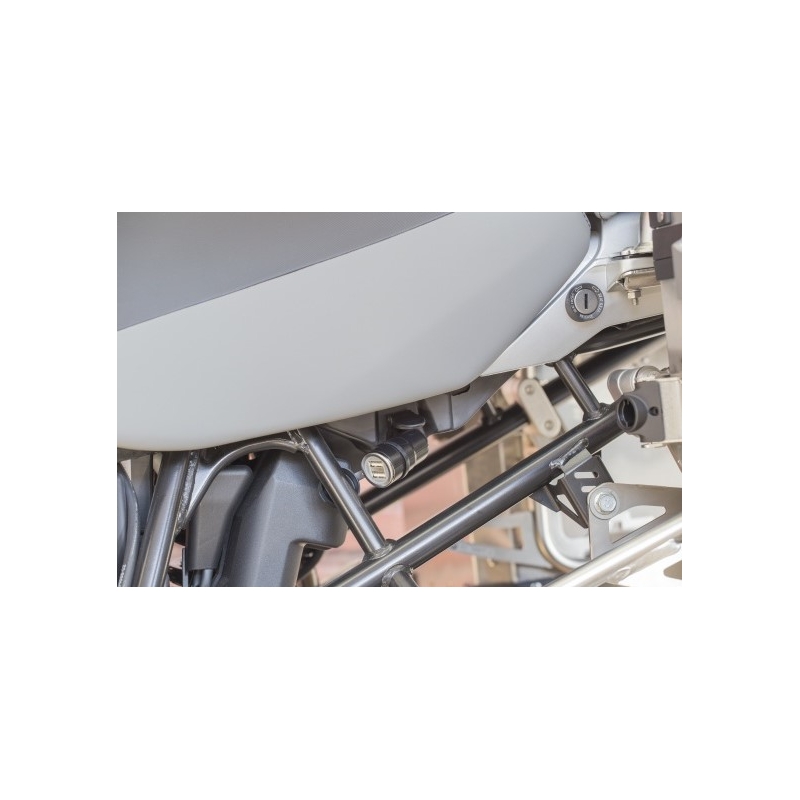 DIN adapteris Interphone ar 2x USB izeju motocikliem, 2A