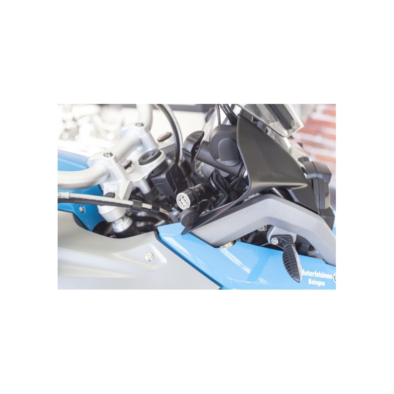 DIN adapteris Interphone ar 2x USB izeju motocikliem, 2A